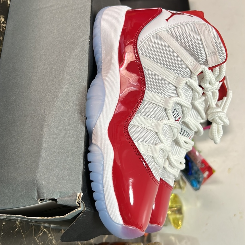 Jordan 11 - Picture 3 of 7